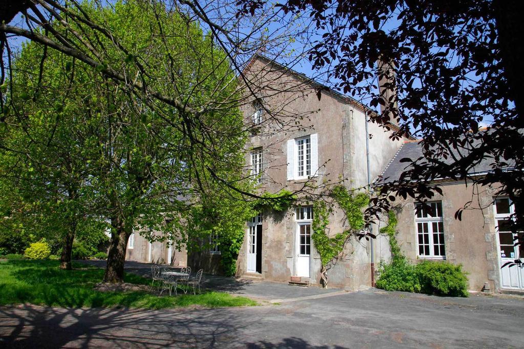 Bed and Breakfast La Bonne Ecole Les Landes-Genusson Экстерьер фото